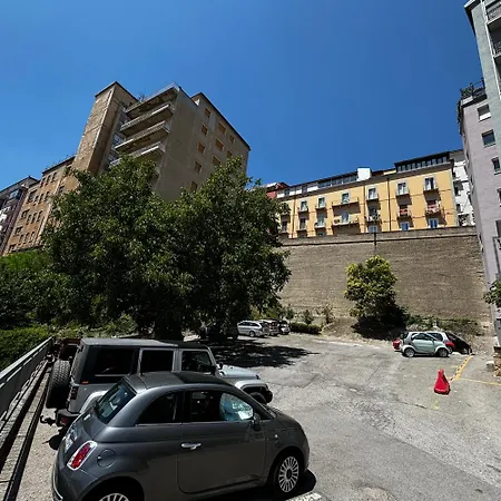 Essential & Parking In Centro Citta Con Parcheggio Privato E Wifi בית הארחה *