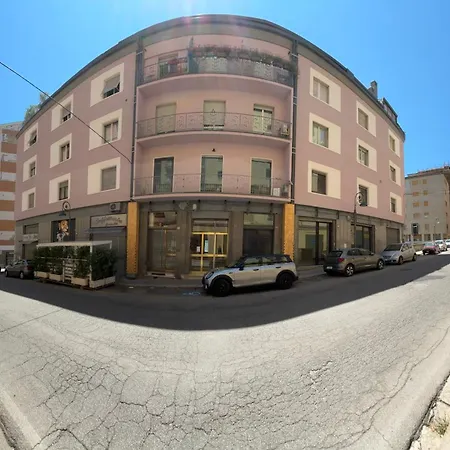 Pensionat Essential & Parking In Centro Citta Con Parcheggio Privato E Wifi *