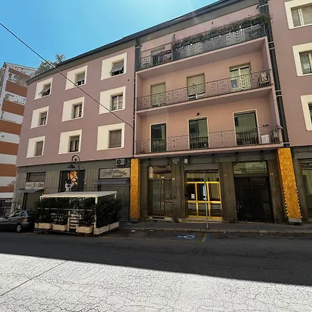 Pensionat Essential & Parking In Centro Citta Con Parcheggio Privato E Wifi Potenza
