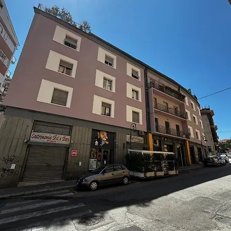 בית הארחה Essential & Parking In Centro Citta Con Parcheggio Privato E Wifi