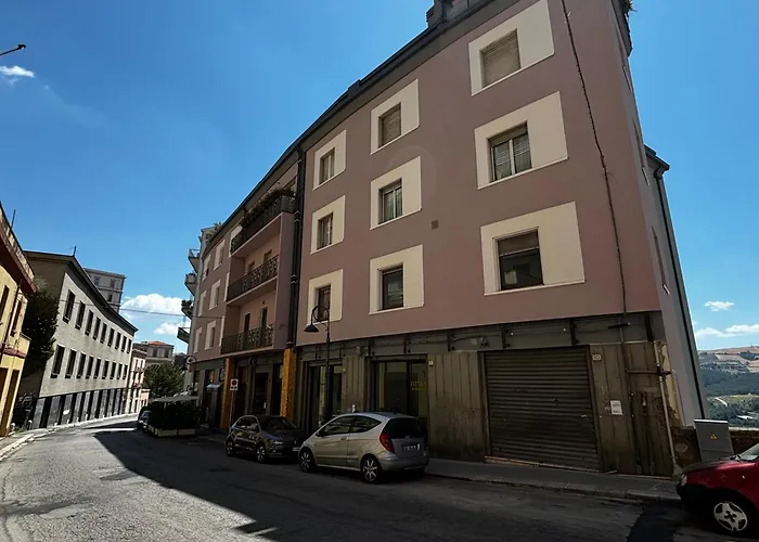 Essential & Parking In Centro Citta Con Parcheggio Privato E Wifi Potenza